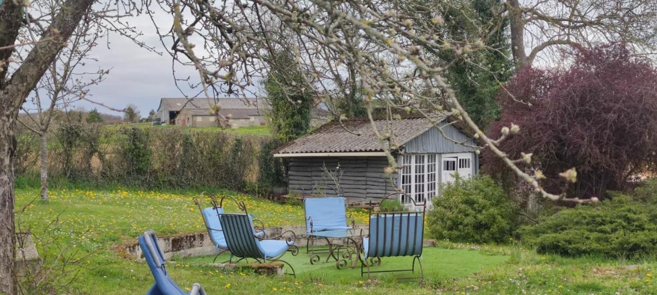 La Maison Bleue Varzy Exteriör bild